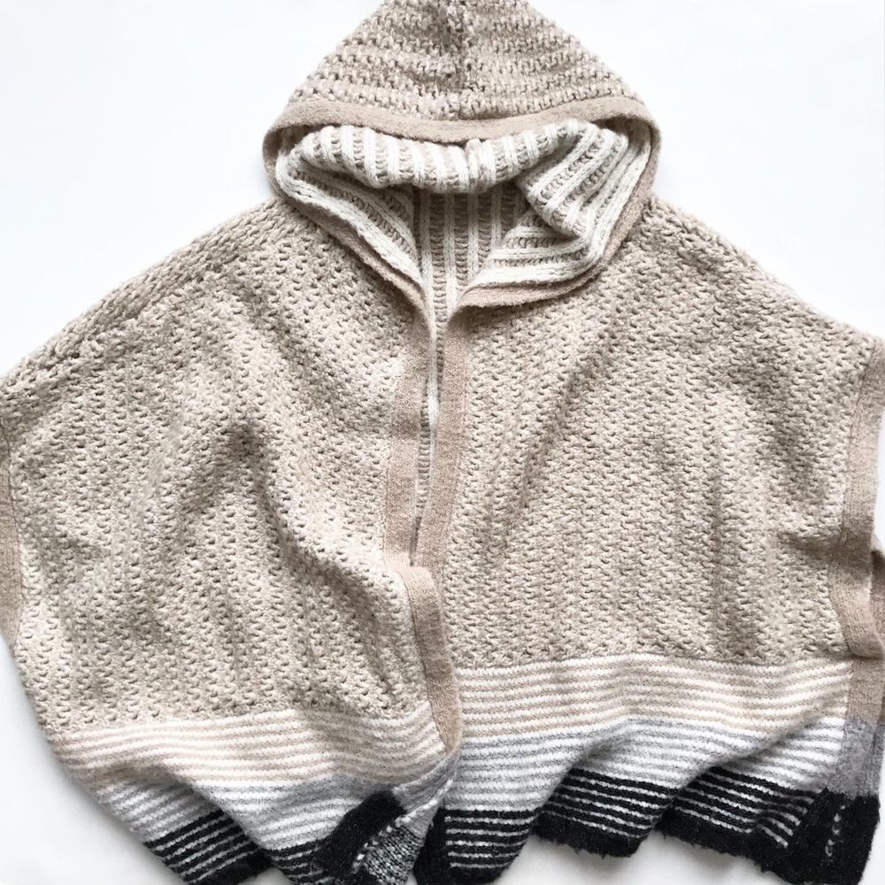 Zara chunky knit hooded poncho VGUC 9-10Y